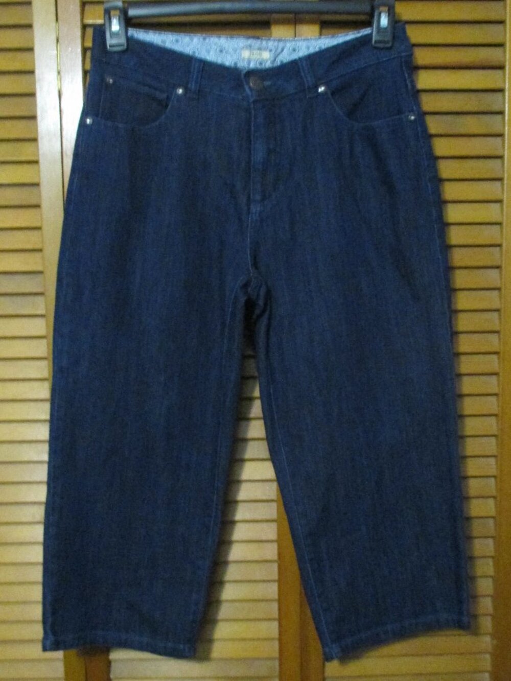 Izod capris denim blue wide baggy leg with pockets size 8